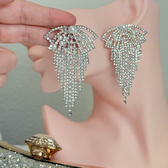 ⚜️ Elegant Silver Dangle Earrings - Picture 6 of 6